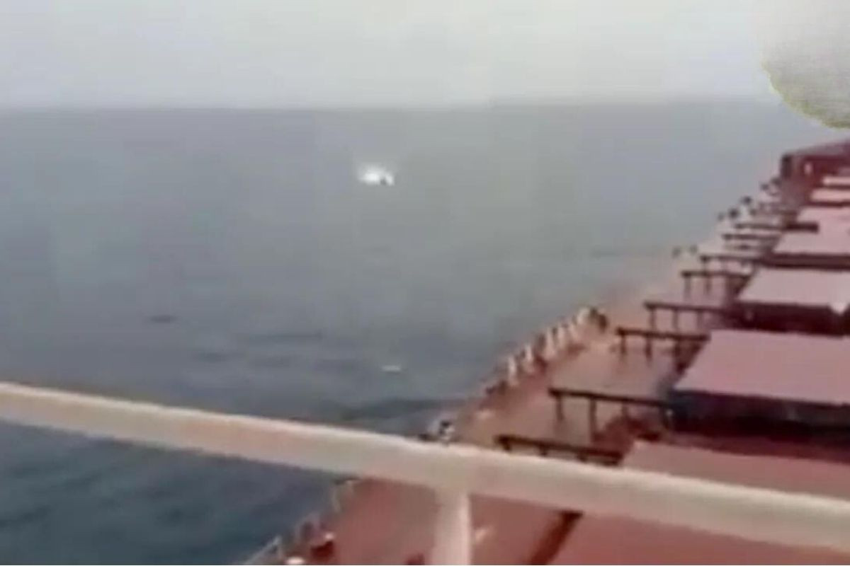 Yemenli Husiler, Yunan gemisine kamikaze silahla saldırdı